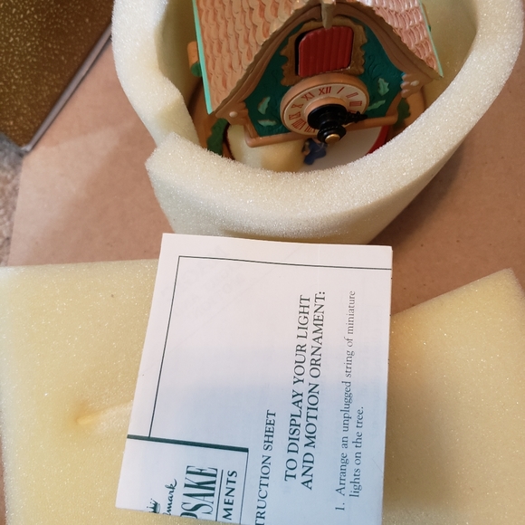 HALLMARK ornament Enchanted Clock - Picture 4 of 4